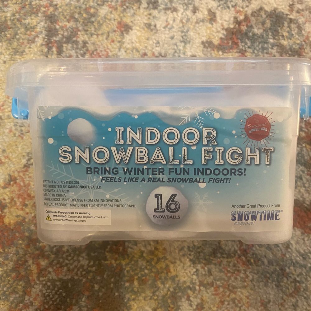 Indoor snowball fight ❄️
